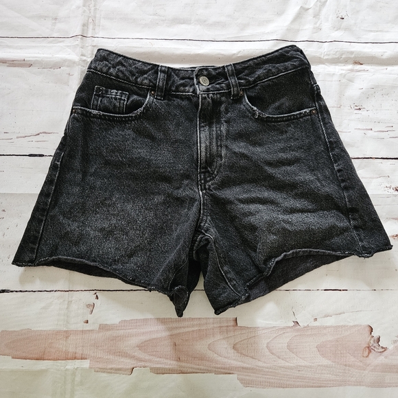 PacSun Pants - PacSun Women's Mom Black Denim Jean Shorts Size 24